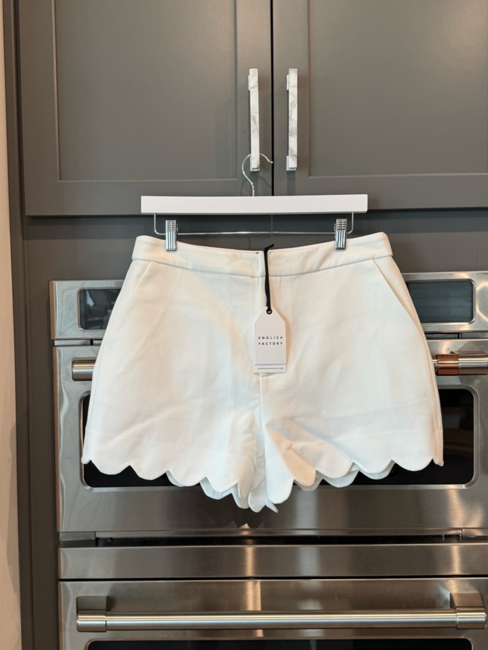 English Factory Scalloped High-Waist Shorts - Picture 4 of 8